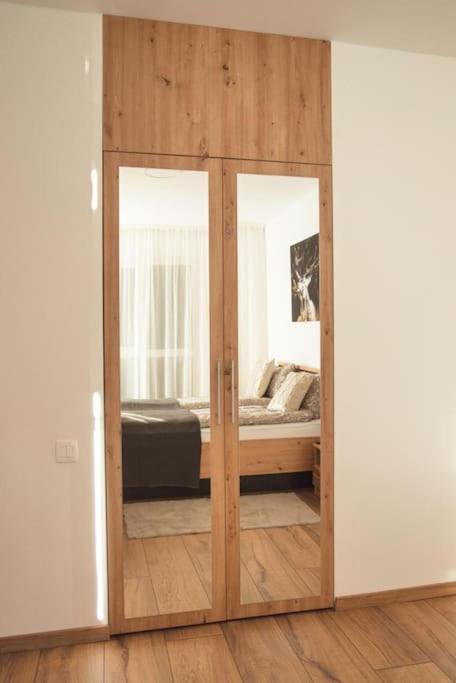 5 Dream Apartment 5 Cu Parcare Privata Oradea Ngoại thất bức ảnh
