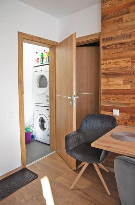5 Dream Apartment 5 Cu Parcare Privata Oradea Ngoại thất bức ảnh
