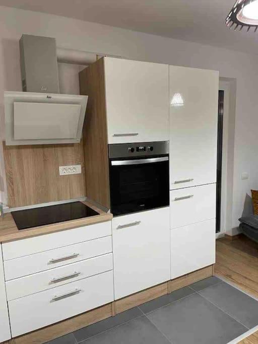 5 Dream Apartment 5 Cu Parcare Privata Oradea Ngoại thất bức ảnh